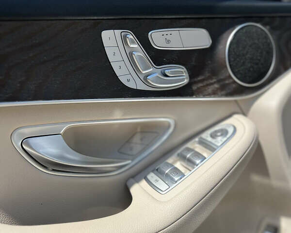 Белый Мерседес ГЛЦ-Класс, объемом двигателя 2 л и пробегом 115 тыс. км за 32500 $, фото 22 на Automoto.ua