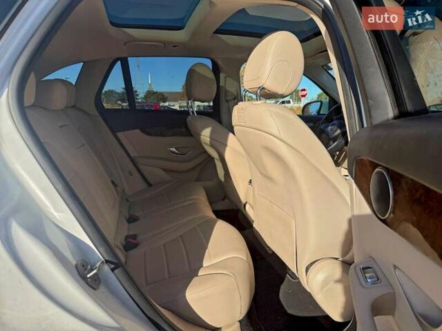 Белый Мерседес ГЛЦ-Класс, объемом двигателя 2 л и пробегом 190 тыс. км за 8300 $, фото 5 на Automoto.ua