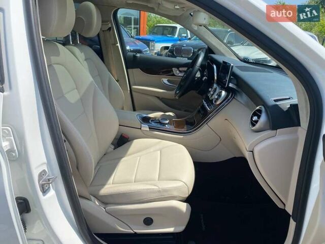 Белый Мерседес ГЛЦ-Класс, объемом двигателя 1.99 л и пробегом 53 тыс. км за 33500 $, фото 24 на Automoto.ua