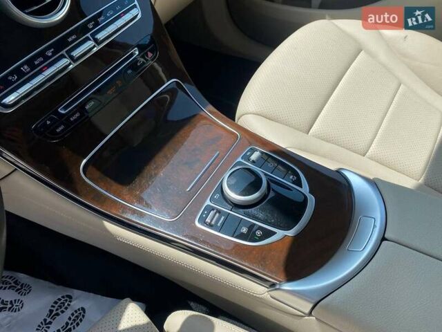 Белый Мерседес ГЛЦ-Класс, объемом двигателя 1.99 л и пробегом 53 тыс. км за 33500 $, фото 17 на Automoto.ua