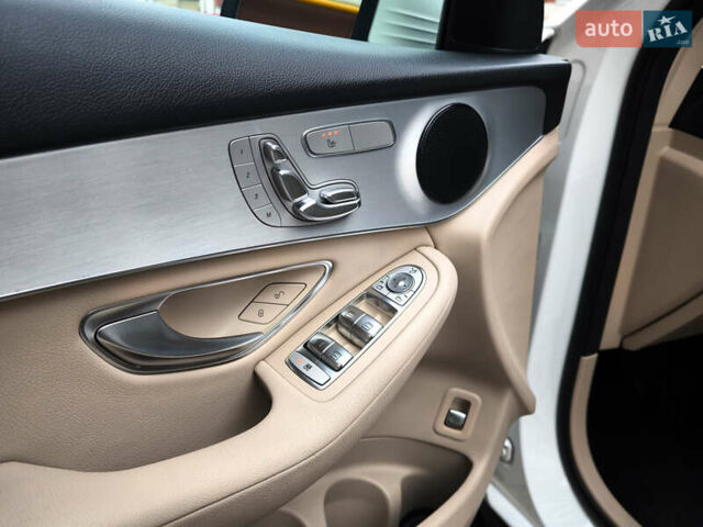 Белый Мерседес ГЛЦ-Класс, объемом двигателя 2 л и пробегом 135 тыс. км за 21600 $, фото 33 на Automoto.ua