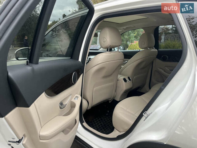 Білий Мерседес ГЛЦ-Клас, об'ємом двигуна 1.99 л та пробігом 67 тис. км за 29999 $, фото 26 на Automoto.ua