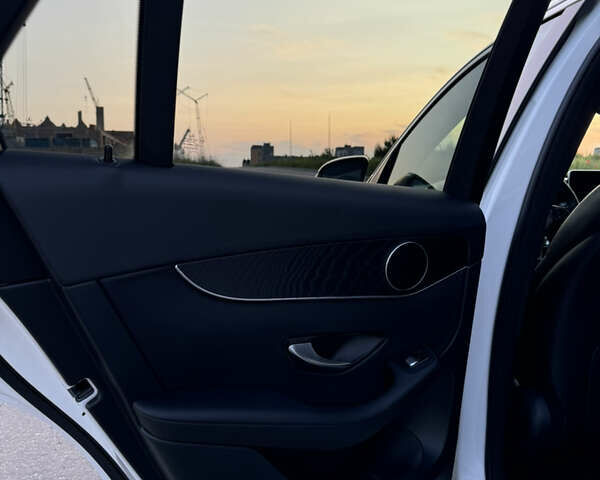 Мерседес ГЛЦ-Класс 2019 в Ровно на Automoto.ua Белый Мерседес ГЛЦ-Класс, объемом двигателя 2 л и пробегом 40 тыс. км за 32000 $, фото 25 на Automoto.ua