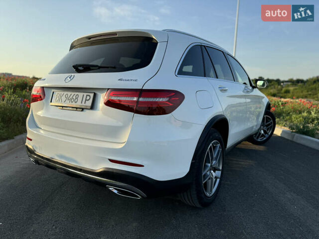 Мерседес ГЛЦ-Класс 2019 в Ровно на Automoto.ua Белый Мерседес ГЛЦ-Класс, объемом двигателя 2 л и пробегом 40 тыс. км за 32000 $, фото 11 на Automoto.ua