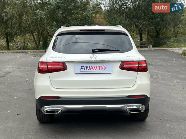 Білий Мерседес ГЛЦ-Клас, об'ємом двигуна 1.99 л та пробігом 67 тис. км за 29999 $, фото 5 на Automoto.ua