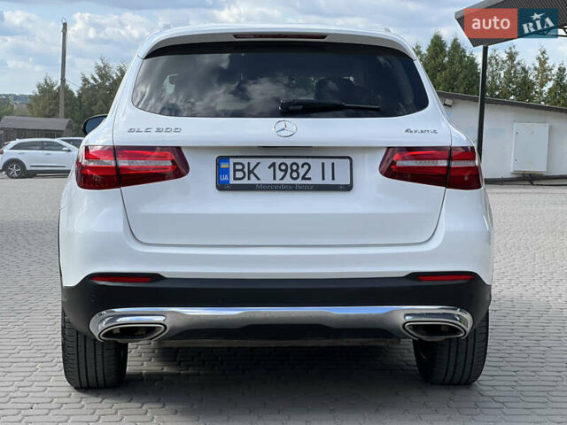 Белый Мерседес ГЛЦ-Класс, объемом двигателя 1.99 л и пробегом 115 тыс. км за 32800 $, фото 4 на Automoto.ua
