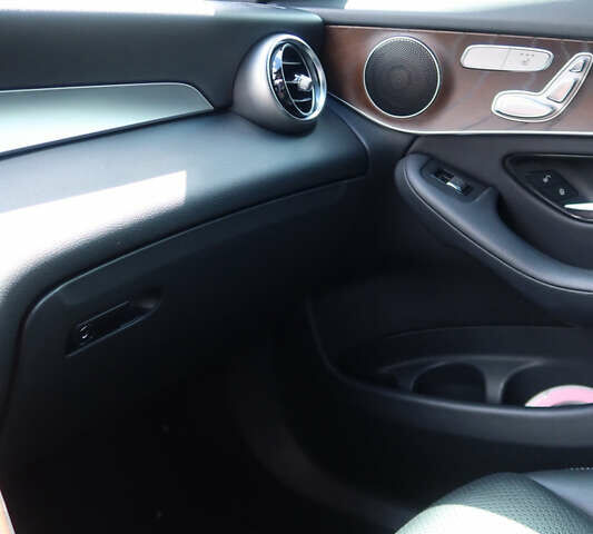 Белый Мерседес ГЛЦ-Класс, объемом двигателя 1.99 л и пробегом 79 тыс. км за 32500 $, фото 37 на Automoto.ua