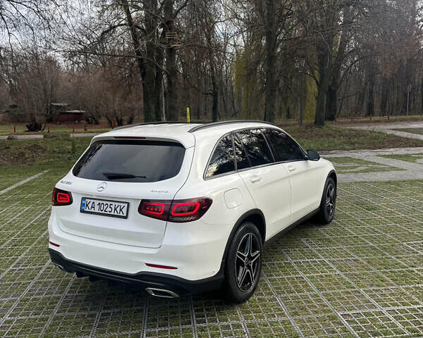 Білий Мерседес ГЛЦ-Клас, об'ємом двигуна 1.99 л та пробігом 71 тис. км за 47900 $, фото 4 на Automoto.ua