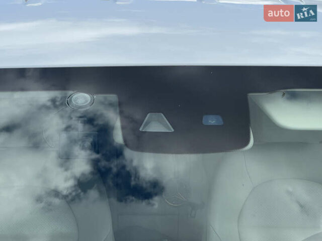 Белый Мерседес ГЛЦ-Класс, объемом двигателя 1.99 л и пробегом 115 тыс. км за 32800 $, фото 23 на Automoto.ua