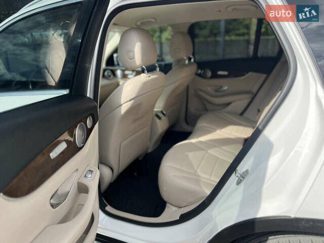 Белый Мерседес ГЛЦ-Класс, объемом двигателя 1.99 л и пробегом 115 тыс. км за 32800 $, фото 45 на Automoto.ua