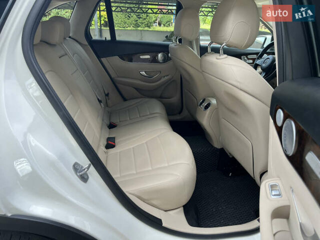 Белый Мерседес ГЛЦ-Класс, объемом двигателя 1.99 л и пробегом 115 тыс. км за 32800 $, фото 48 на Automoto.ua