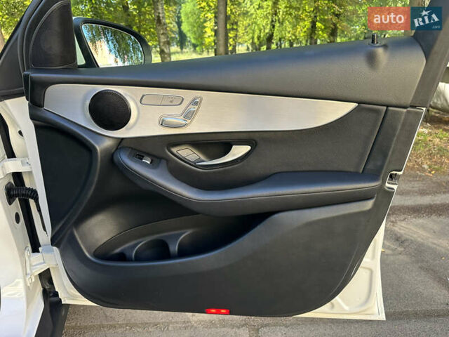 Белый Мерседес ГЛЦ-Класс, объемом двигателя 1.99 л и пробегом 81 тыс. км за 29000 $, фото 30 на Automoto.ua