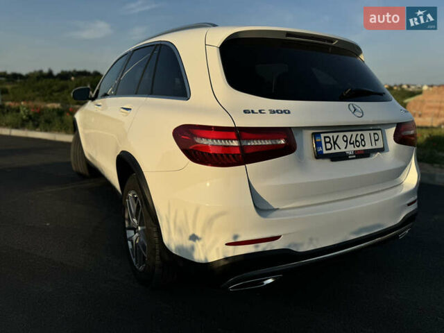 Мерседес ГЛЦ-Класс 2019 в Ровно на Automoto.ua Белый Мерседес ГЛЦ-Класс, объемом двигателя 2 л и пробегом 40 тыс. км за 32000 $, фото 7 на Automoto.ua
