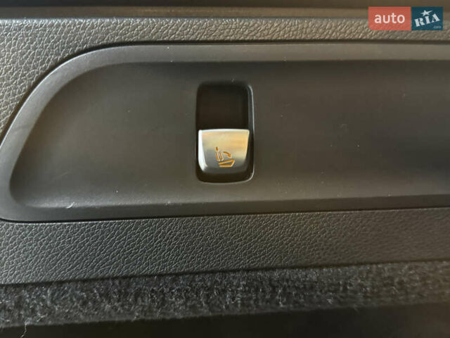 Белый Мерседес ГЛЦ-Класс, объемом двигателя 2 л и пробегом 124 тыс. км за 35900 $, фото 27 на Automoto.ua