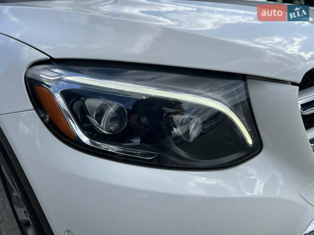 Белый Мерседес ГЛЦ-Класс, объемом двигателя 1.99 л и пробегом 115 тыс. км за 32800 $, фото 14 на Automoto.ua