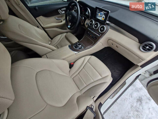 Белый Мерседес ГЛЦ-Класс, объемом двигателя 2 л и пробегом 70 тыс. км за 30900 $, фото 13 на Automoto.ua