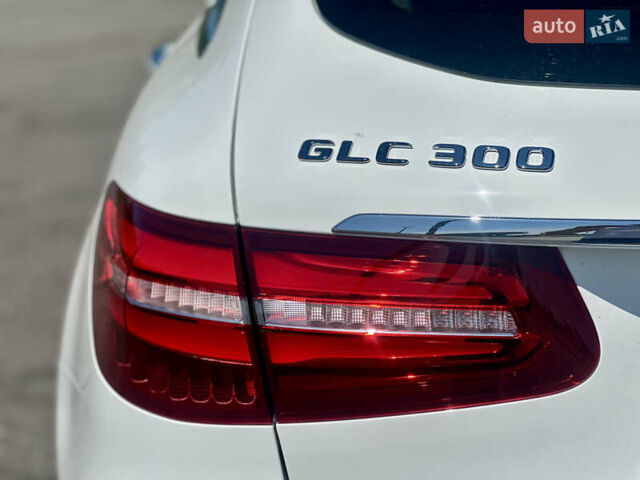Белый Мерседес ГЛЦ-Класс, объемом двигателя 1.99 л и пробегом 95 тыс. км за 31500 $, фото 14 на Automoto.ua