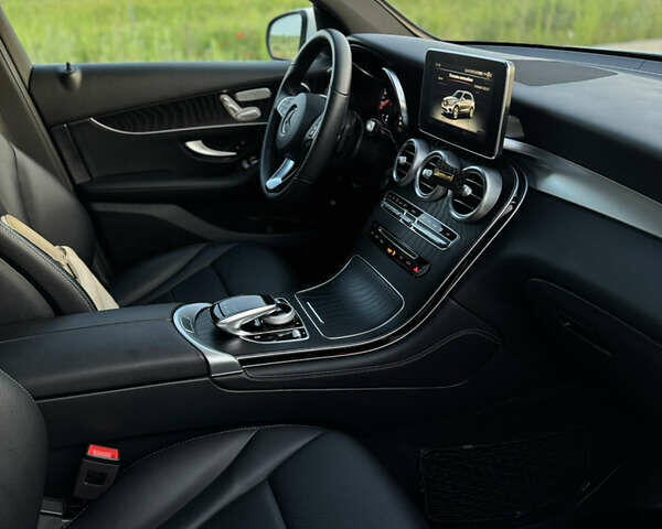 Мерседес ГЛЦ-Класс 2019 в Ровно на Automoto.ua Белый Мерседес ГЛЦ-Класс, объемом двигателя 2 л и пробегом 40 тыс. км за 32000 $, фото 22 на Automoto.ua