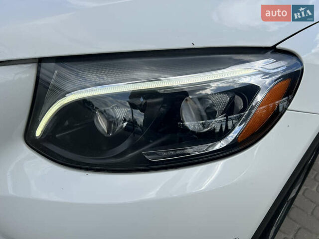 Белый Мерседес ГЛЦ-Класс, объемом двигателя 1.99 л и пробегом 115 тыс. км за 32800 $, фото 12 на Automoto.ua