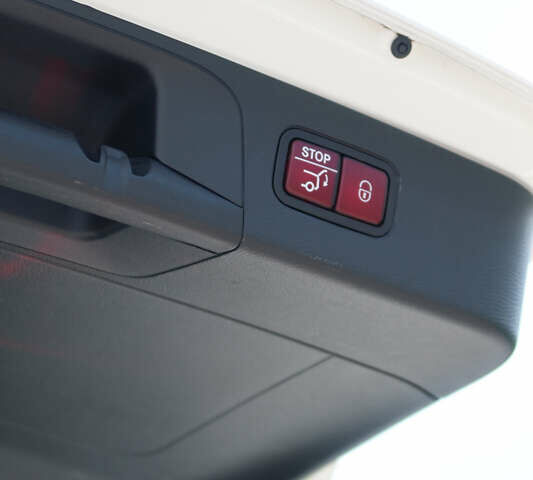 Белый Мерседес ГЛЦ-Класс, объемом двигателя 1.99 л и пробегом 79 тыс. км за 32500 $, фото 21 на Automoto.ua