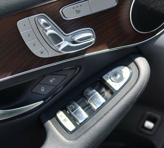 Белый Мерседес ГЛЦ-Класс, объемом двигателя 1.99 л и пробегом 79 тыс. км за 32500 $, фото 38 на Automoto.ua