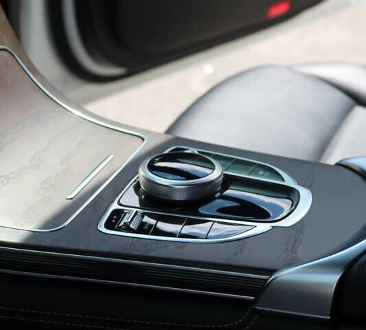 Белый Мерседес ГЛЦ-Класс, объемом двигателя 1.99 л и пробегом 79 тыс. км за 32500 $, фото 40 на Automoto.ua