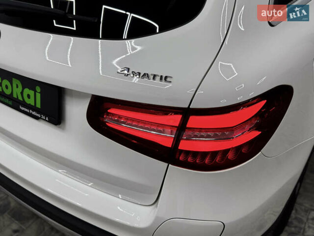 Белый Мерседес ГЛЦ-Класс, объемом двигателя 2 л и пробегом 124 тыс. км за 35900 $, фото 10 на Automoto.ua