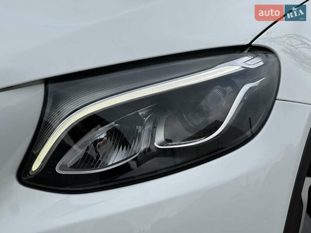 Белый Мерседес ГЛЦ-Класс, объемом двигателя 1.99 л и пробегом 81 тыс. км за 29000 $, фото 3 на Automoto.ua