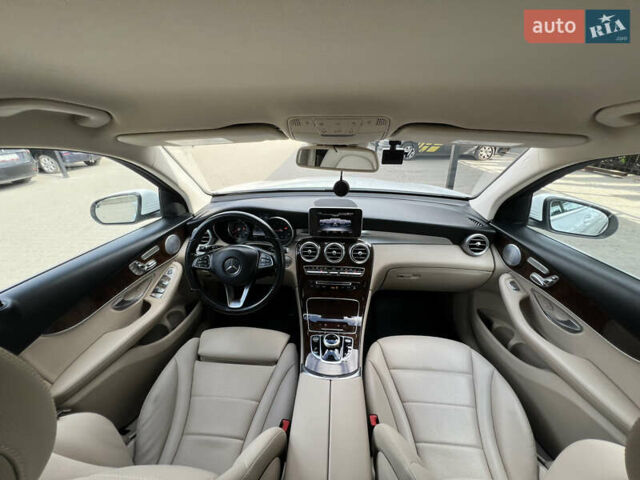 Белый Мерседес ГЛЦ-Класс, объемом двигателя 1.99 л и пробегом 115 тыс. км за 32800 $, фото 62 на Automoto.ua