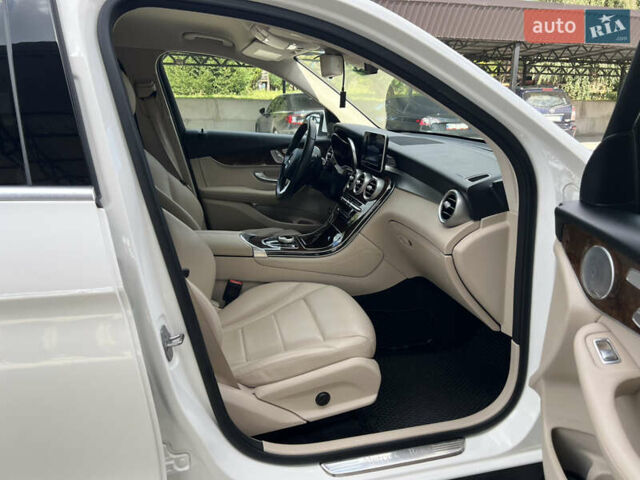 Белый Мерседес ГЛЦ-Класс, объемом двигателя 1.99 л и пробегом 115 тыс. км за 32800 $, фото 50 на Automoto.ua