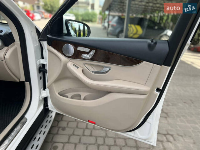 Белый Мерседес ГЛЦ-Класс, объемом двигателя 1.99 л и пробегом 115 тыс. км за 32800 $, фото 54 на Automoto.ua