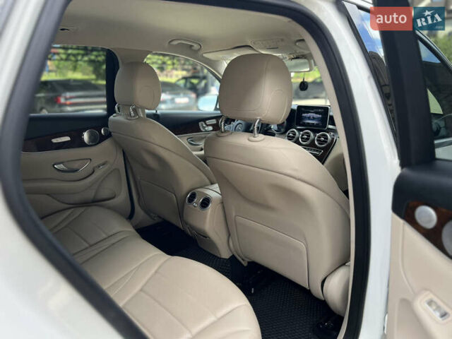 Белый Мерседес ГЛЦ-Класс, объемом двигателя 1.99 л и пробегом 115 тыс. км за 32800 $, фото 49 на Automoto.ua