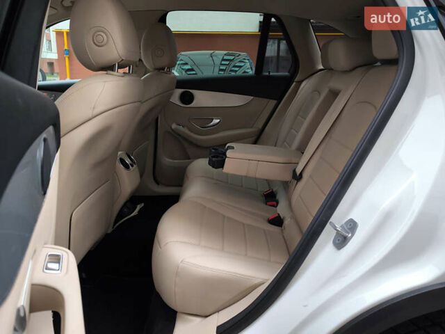 Белый Мерседес ГЛЦ-Класс, объемом двигателя 2 л и пробегом 135 тыс. км за 21600 $, фото 31 на Automoto.ua