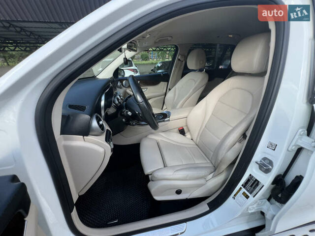 Белый Мерседес ГЛЦ-Класс, объемом двигателя 1.99 л и пробегом 115 тыс. км за 32800 $, фото 78 на Automoto.ua