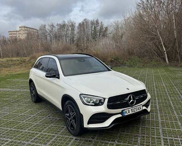 Білий Мерседес ГЛЦ-Клас, об'ємом двигуна 1.99 л та пробігом 71 тис. км за 47900 $, фото 1 на Automoto.ua