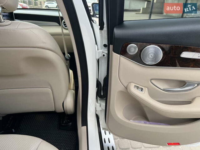 Белый Мерседес ГЛЦ-Класс, объемом двигателя 1.99 л и пробегом 115 тыс. км за 32800 $, фото 38 на Automoto.ua