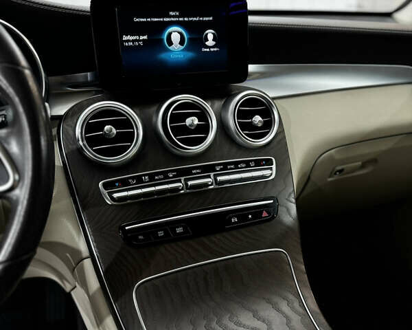 Белый Мерседес ГЛЦ-Класс, объемом двигателя 1.95 л и пробегом 62 тыс. км за 42600 $, фото 9 на Automoto.ua