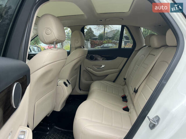 Білий Мерседес ГЛЦ-Клас, об'ємом двигуна 1.99 л та пробігом 67 тис. км за 29999 $, фото 28 на Automoto.ua