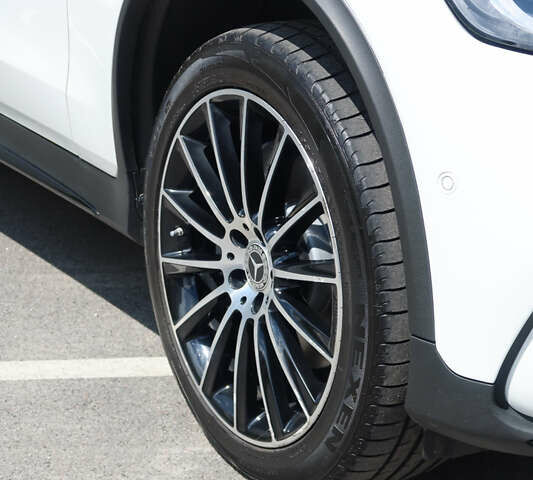 Белый Мерседес ГЛЦ-Класс, объемом двигателя 1.99 л и пробегом 79 тыс. км за 32500 $, фото 44 на Automoto.ua