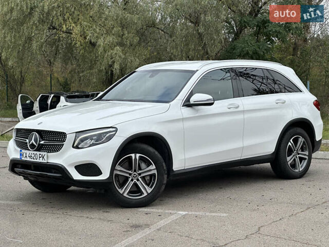 Белый Мерседес ГЛЦ-Класс, объемом двигателя 1.99 л и пробегом 81 тыс. км за 29000 $, фото 2 на Automoto.ua