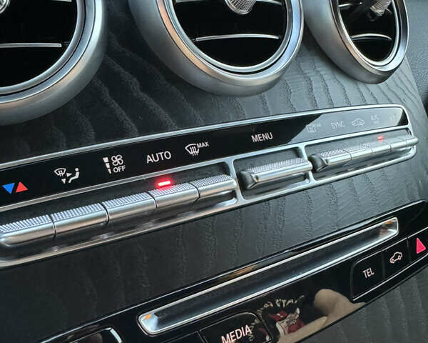 Мерседес ГЛЦ-Класс 2019 в Ровно на Automoto.ua Белый Мерседес ГЛЦ-Класс, объемом двигателя 2 л и пробегом 40 тыс. км за 32000 $, фото 19 на Automoto.ua