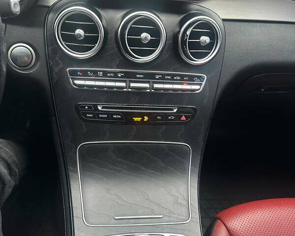 Белый Мерседес ГЛЦ-Класс, объемом двигателя 2 л и пробегом 60 тыс. км за 42000 $, фото 15 на Automoto.ua