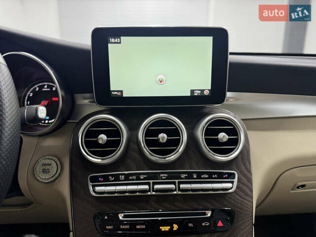 Белый Мерседес ГЛЦ-Класс, объемом двигателя 2 л и пробегом 124 тыс. км за 35900 $, фото 13 на Automoto.ua