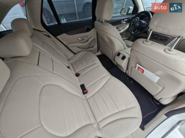 Белый Мерседес ГЛЦ-Класс, объемом двигателя 2 л и пробегом 70 тыс. км за 30900 $, фото 11 на Automoto.ua