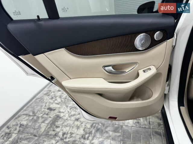 Белый Мерседес ГЛЦ-Класс, объемом двигателя 2 л и пробегом 124 тыс. км за 35900 $, фото 24 на Automoto.ua