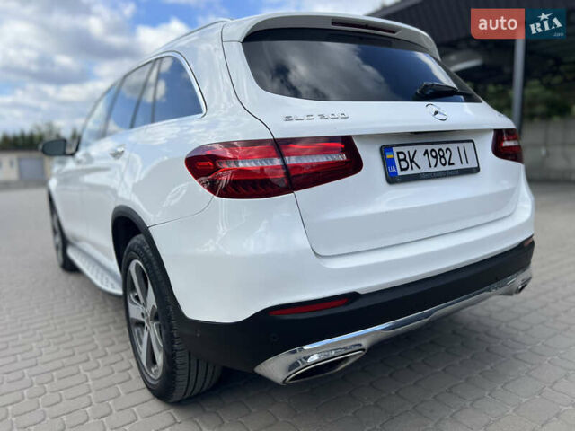 Белый Мерседес ГЛЦ-Класс, объемом двигателя 1.99 л и пробегом 115 тыс. км за 32800 $, фото 17 на Automoto.ua