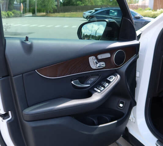 Белый Мерседес ГЛЦ-Класс, объемом двигателя 1.99 л и пробегом 79 тыс. км за 32500 $, фото 36 на Automoto.ua