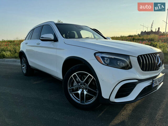 Мерседес ГЛЦ-Класс 2019 в Ровно на Automoto.ua Белый Мерседес ГЛЦ-Класс, объемом двигателя 2 л и пробегом 40 тыс. км за 32000 $, фото 10 на Automoto.ua