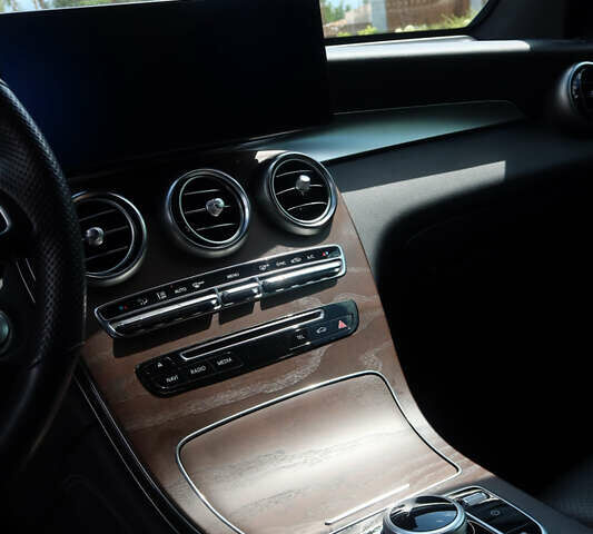 Белый Мерседес ГЛЦ-Класс, объемом двигателя 1.99 л и пробегом 79 тыс. км за 32500 $, фото 45 на Automoto.ua