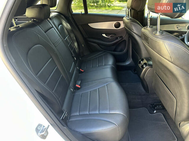 Белый Мерседес ГЛЦ-Класс, объемом двигателя 1.99 л и пробегом 81 тыс. км за 29000 $, фото 29 на Automoto.ua